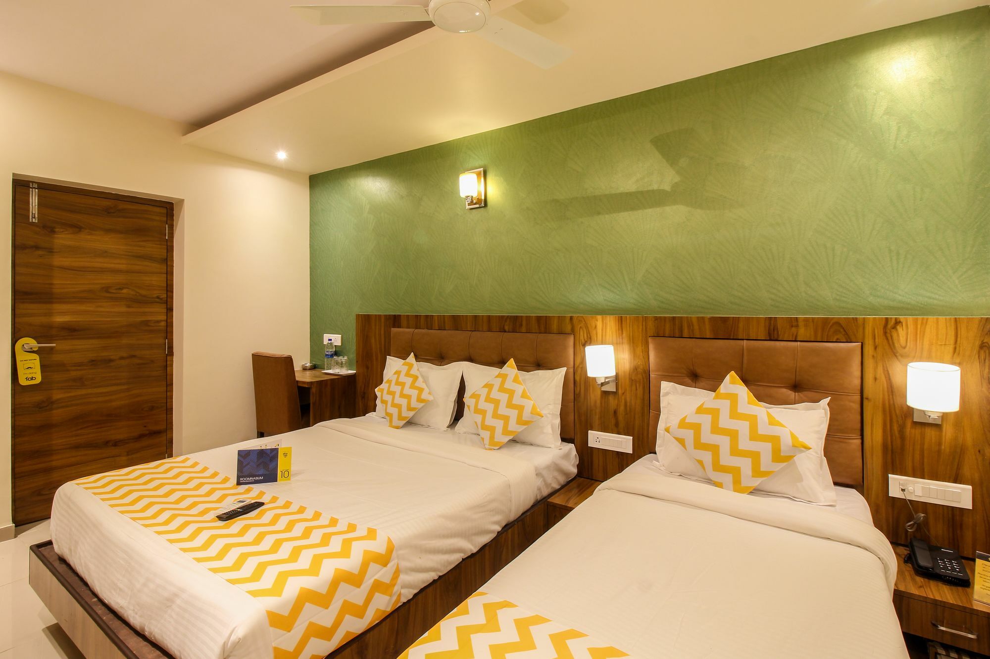 Fabhotel Amour - Nr Mumbai International Airport Bombaim Exterior foto