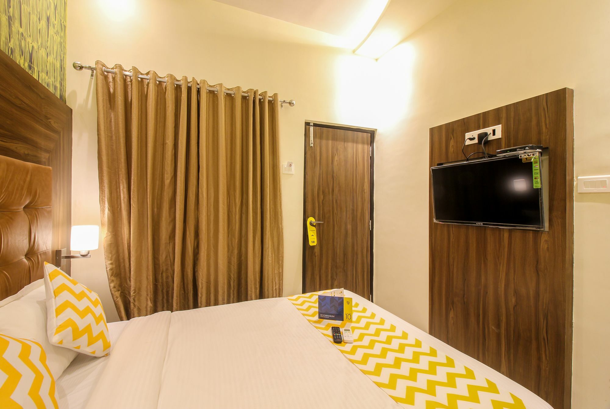 Fabhotel Amour - Nr Mumbai International Airport Bombaim Exterior foto
