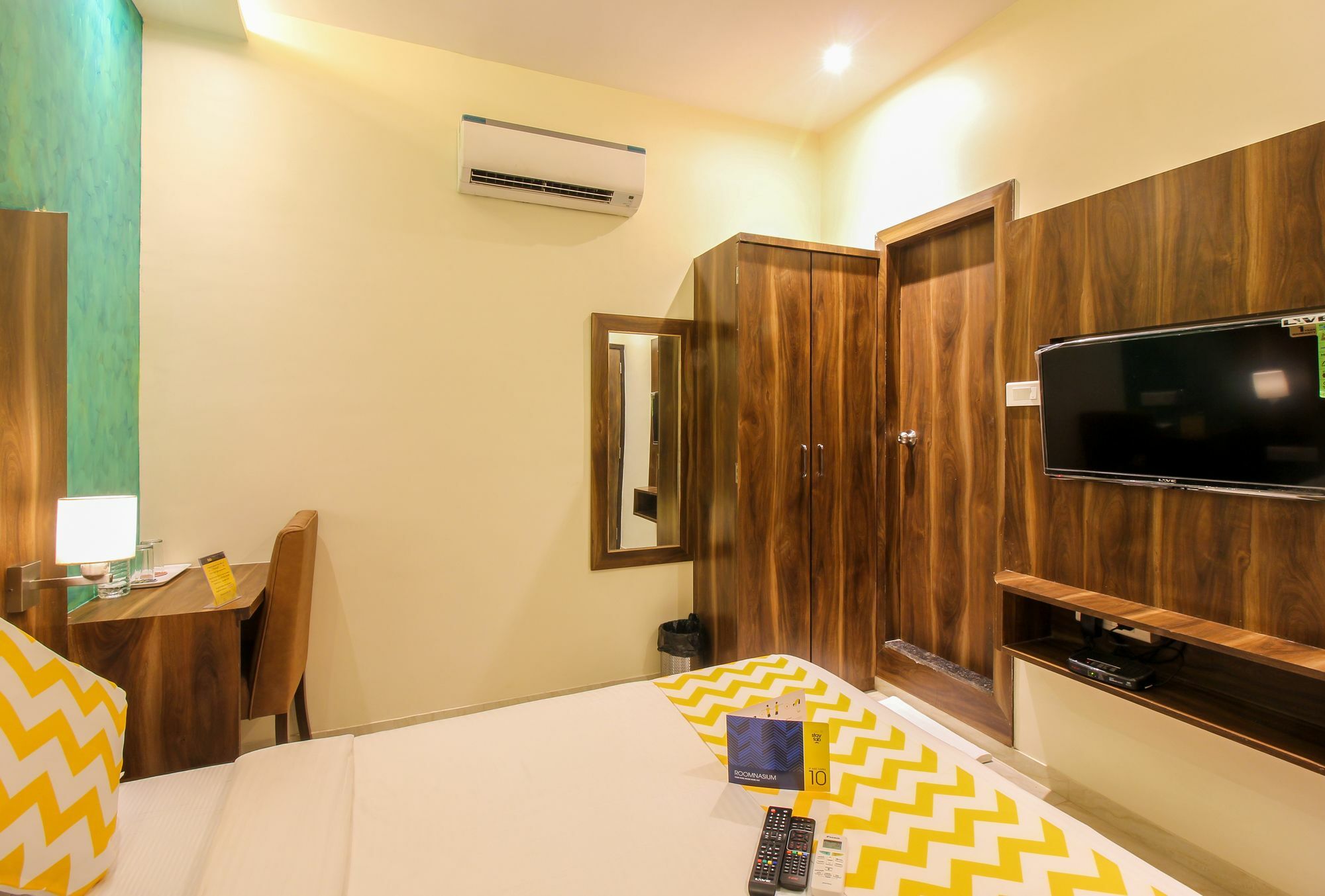 Fabhotel Amour - Nr Mumbai International Airport Bombaim Exterior foto